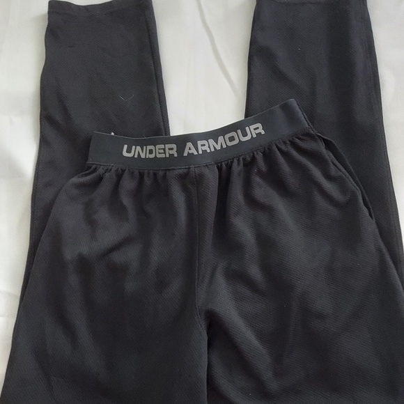 Under Armour Sweatpants. Youth Large. Black - Picture 4 of 5